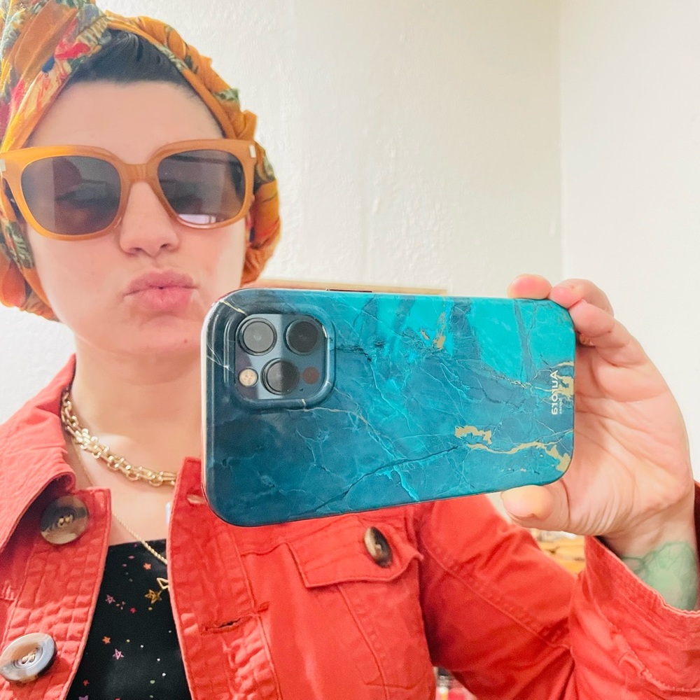 Meet your Posher, Alexondra